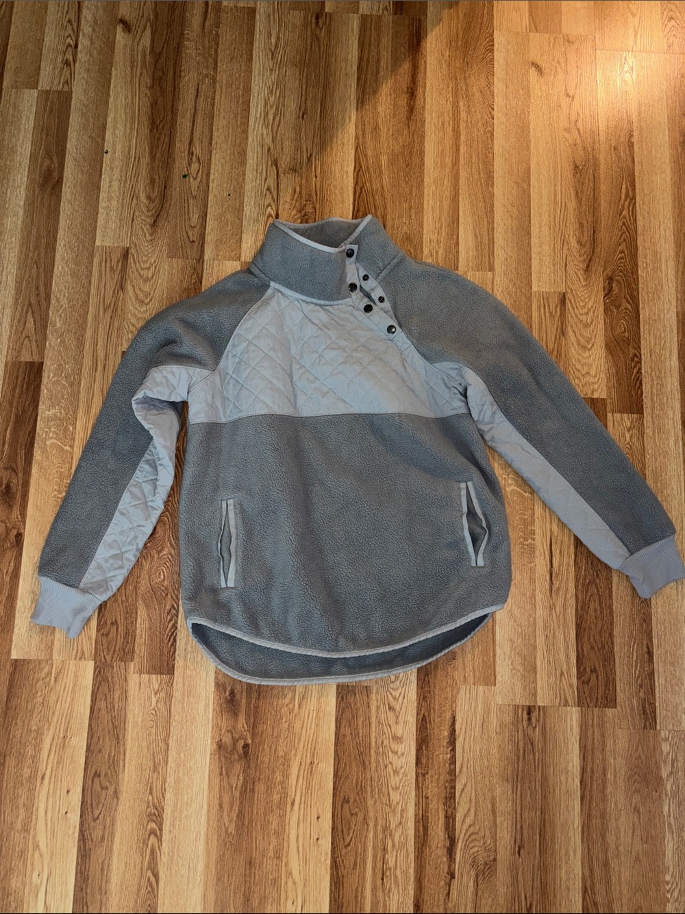 Abercrombie & Fitch Light Gray Quilted Panel Fleece Pullover